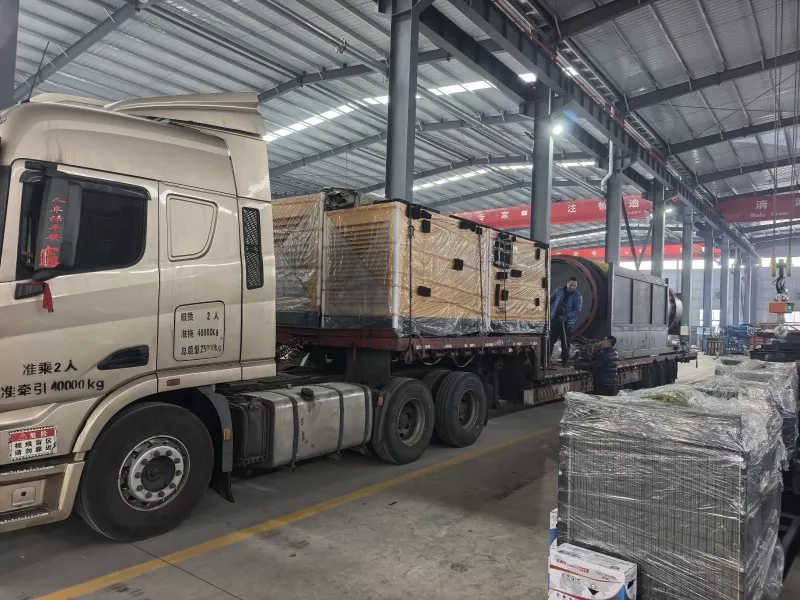 דזשינקי מינינג מאַשינערי שיפּס אַ פּעקל פון פּויק סעפּאַרייטינג און שטיצן ויסריכט צו רוסלאַנד